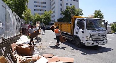 Kartal’da hacimli evsel atıklar haftalık programla toplanıyor