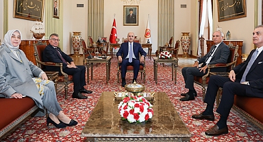 Kurtulmuş, Terörsüz Türkiye düzenlemesi için AK Parti heyetiyle görüştü