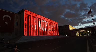 TBMM’de 15 Temmuz’a Özel Mapping Gösterisi