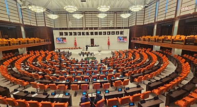 TBMM Genel Kurulu'nda üniversite ile ilişiği kesilenlere dönüş hakkı sağlayan 