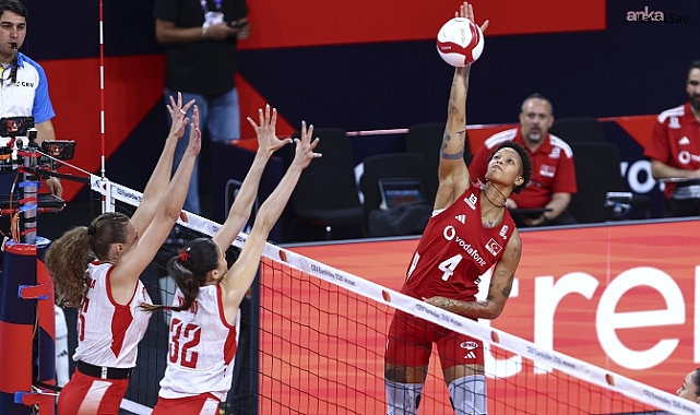 A Milli Kadın Voleybol Takımı, Avrupa Şampiyonası'nda Polonya'ya 3-2 yenildi