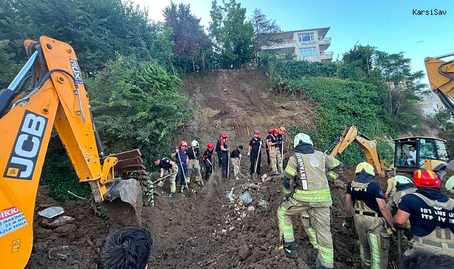 Büyükçekmece'de sahil bölgesinde toprak kayması