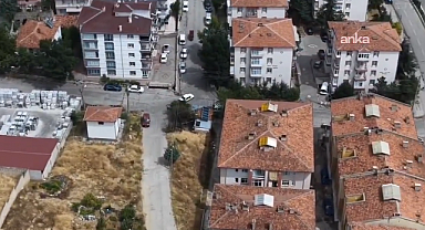 Denetimi fark edince direksiyonu yanındaki kişiye bıraktı