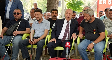 Ümit Özdağ’dan gazilere destek ziyareti: “Yanlış bir iş yapılıyor, Türk milletini uyarmaya devam edeceğiz”