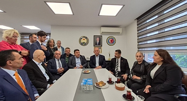 CHP İstanbul İl Başkanı Gürsel Tekin: Köprü ve otoyolların özelleştirilmesine karşı birlikte mücadele edeceğiz
