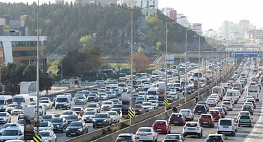 D-100’de Kartal’dan Avrasya Tüneli’ne trafik yoğunluğu