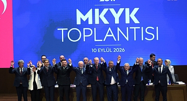 Dört Belediye Başkanı AK Parti’ye katıldı: Rozetleri Erdoğan taktı