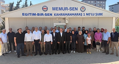 Eğitim-Bir-Sen Genel Başkanı Ali Yalçın, Kahramanmaraş'ta soruşturma geçiren öğretmenlerle buluştu