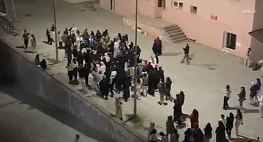 Hakkari'de KYK yurdunda kalan öğrenciler su kesintilerini protesto etti