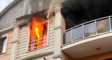 Iğdır'da mikrodalga fırın patladı, apartman dairesinde yangın çıktı