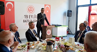 Kartal’da 19 Eylül Gaziler Günü yürüyüş ve törenle anıldı
