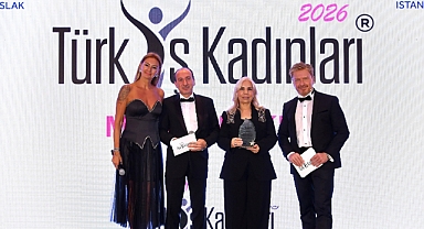 Türk İş Kadınları Plaket Töreni’nde Başarılar Ödüllendirildi
