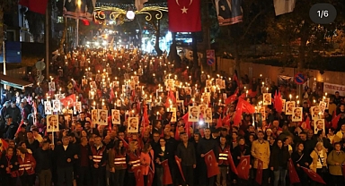 CHP Kartal İlçe Başkanı Gülşen Neşe Büklü, Cumhuriyet Yürüyüşü’nde vatandaşlarla buluştu