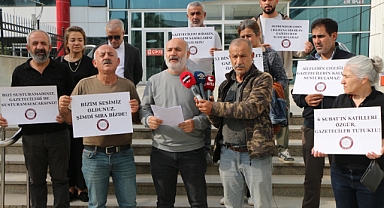 Depremde yakınlarını kaybeden ailelerden gazetecilere destek: 