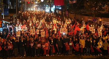 Kartal’da Cumhuriyet’in 103. yılı fener alayı ve Selçuk Balcı konseriyle kutlandı