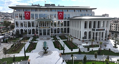 Pendik Belediyesi yeni hizmet binasında ilk meclis toplantısını yaptı