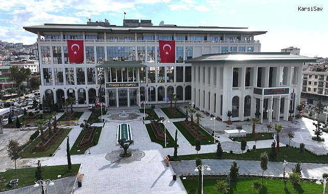 Pendik Belediyesi yeni hizmet binasında ilk meclis toplantısını yaptı