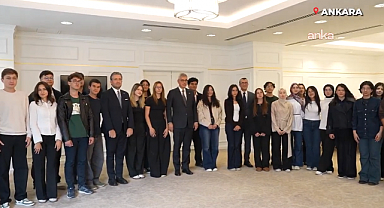 Sağlık Bakanı Memişoğlu, tıp fakültelerini dereceyle kazanan öğrencilerle bir araya geldi
