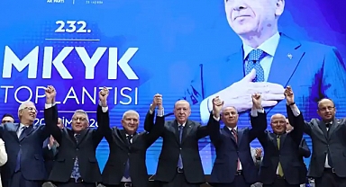 Yeni Yol'dan ayrılan Kani Torun AK Parti'ye katıldı: Rozetini Erdoğan taktı