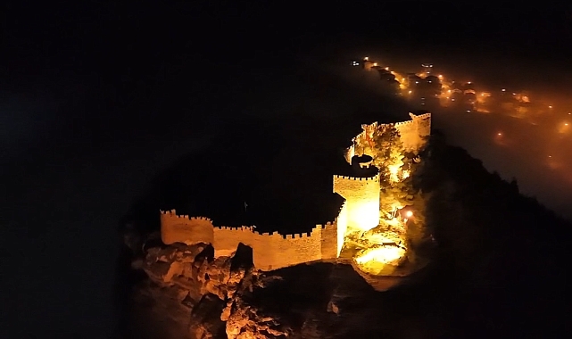 Boyabat Kalesi'nde kartpostallık görüntü